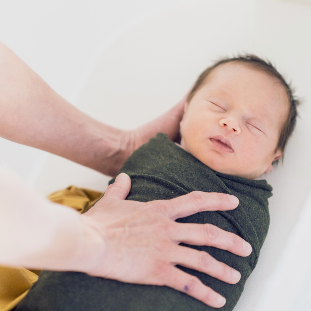 accompagnement au bain enveloppé pour bébé et ses parents - la délicatesse réunion